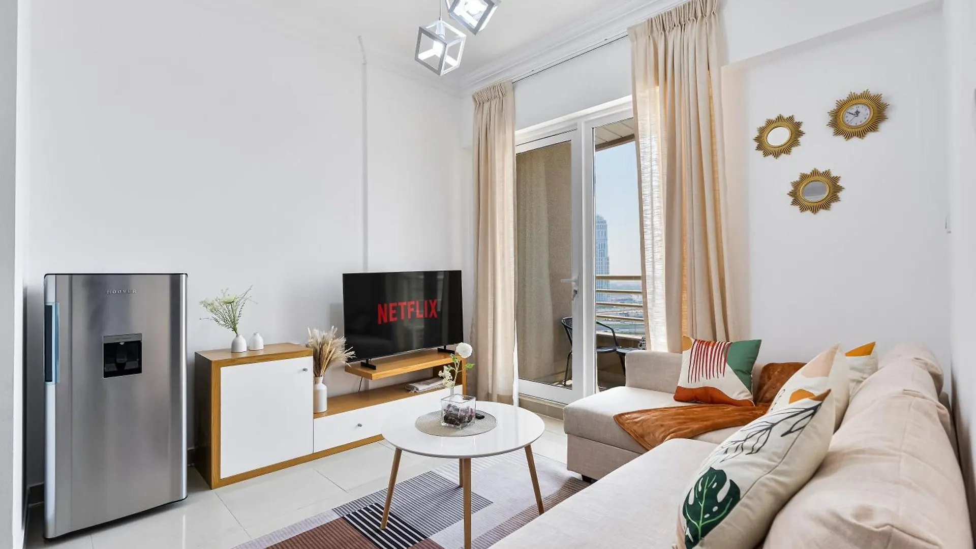 Apartment Lovely 1Bed With Balcony, Parking, Pool And Gym Dubai