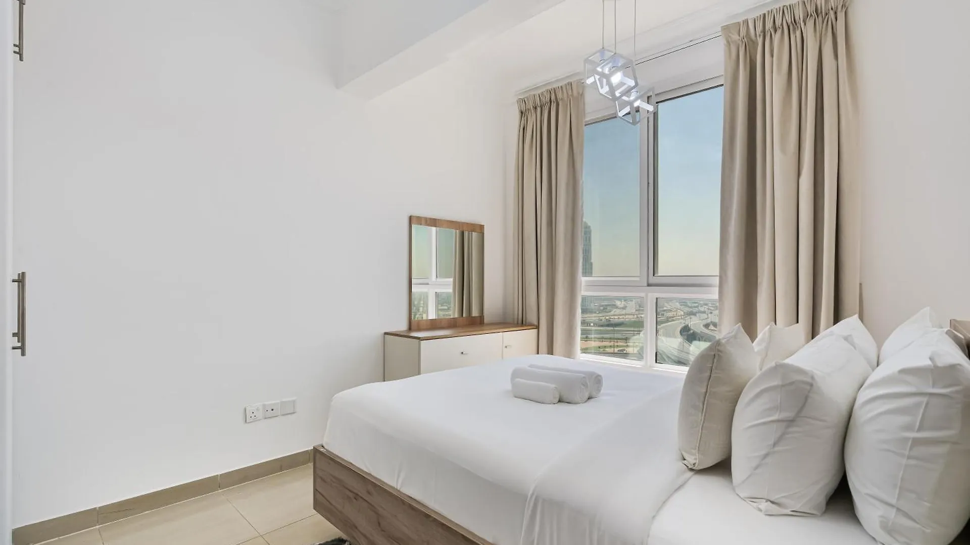 Lovely 1Bed With Balcony, Parking, Pool And Gym Dubai 0*,  United Arab Emirates