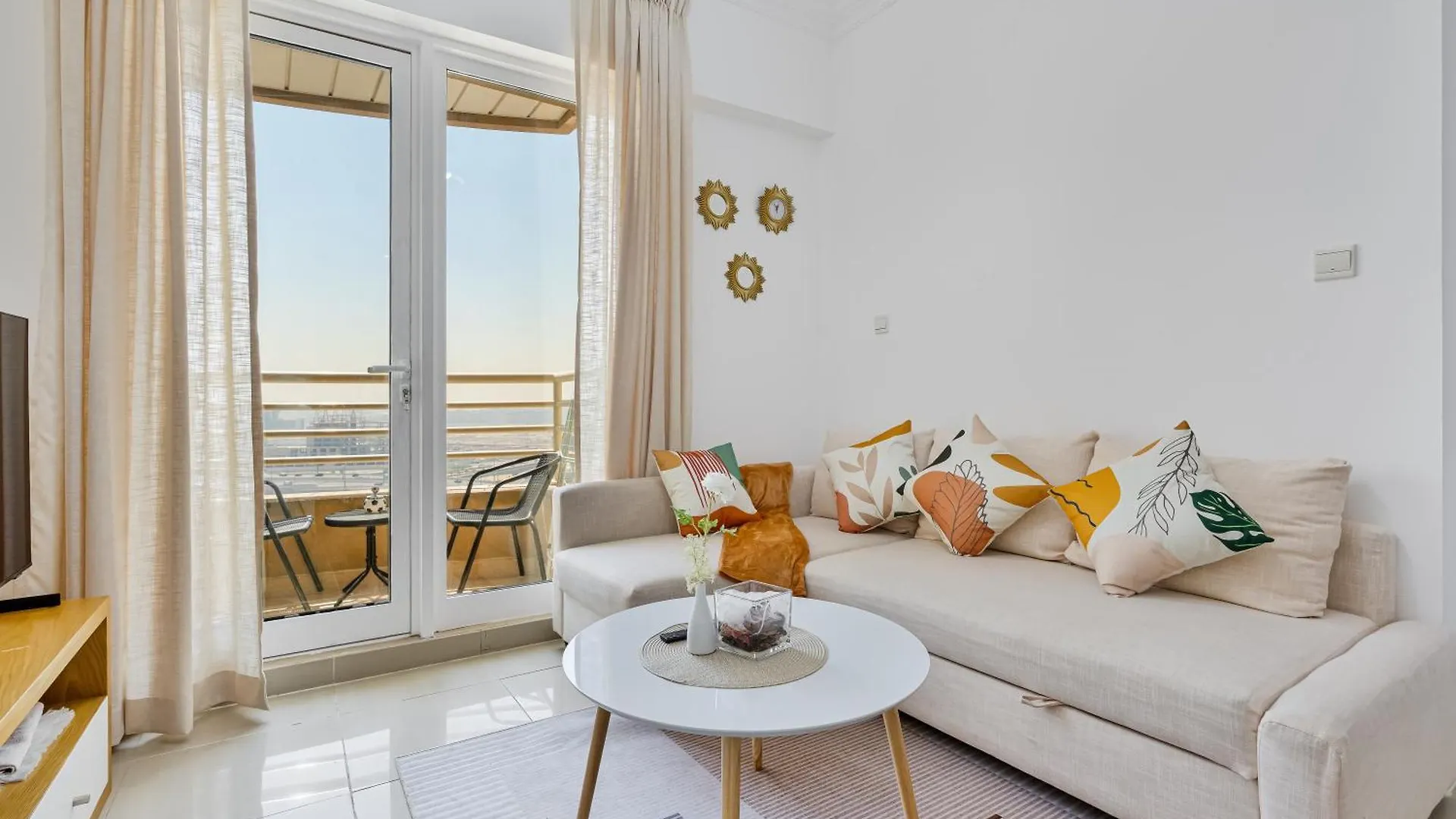 Appartement Lovely 1Bed With Balcony, Parking, Pool And Gym Dubai Verenigde Arabische Emiraten