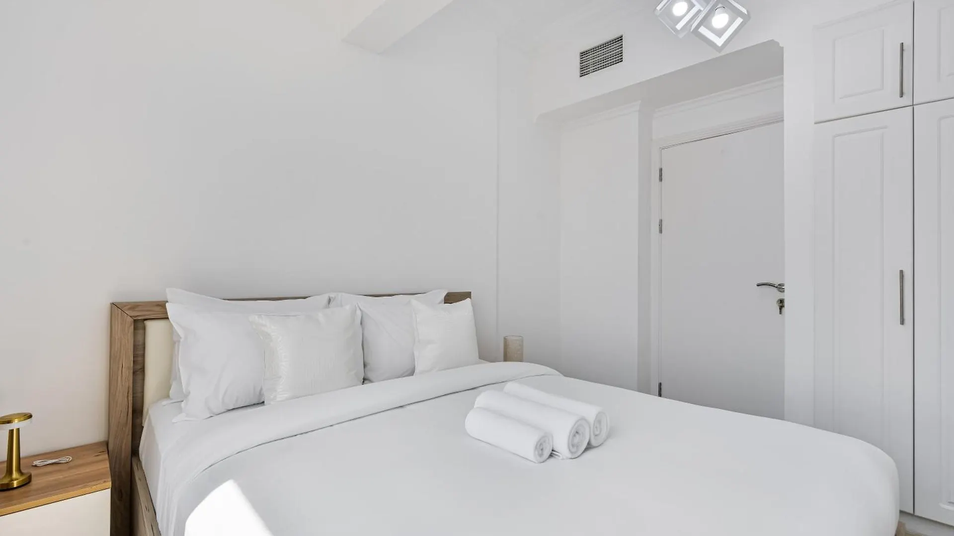 Lovely 1Bed With Balcony, Parking, Pool And Gym Dubai Appartement